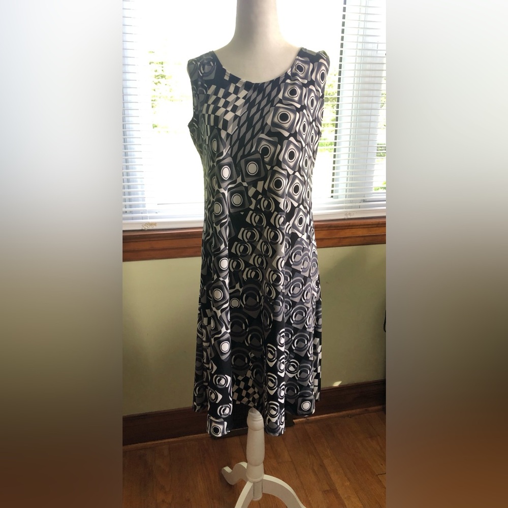 Keren Hart Black and White A-Line Midi Dress